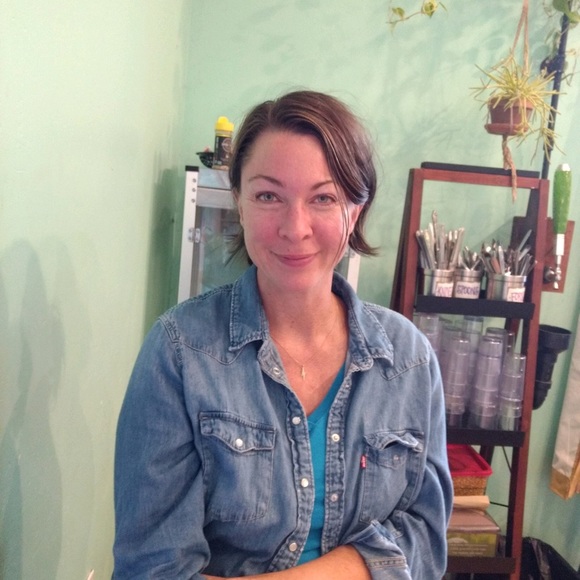 Meet your Posher, Stephanie - Picture 1 of 1